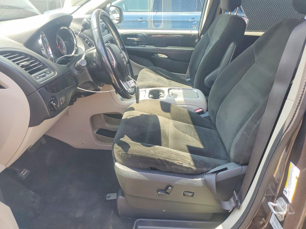 2015 DODGE GRAND CARAVAN SXT — Фото 7 из 13