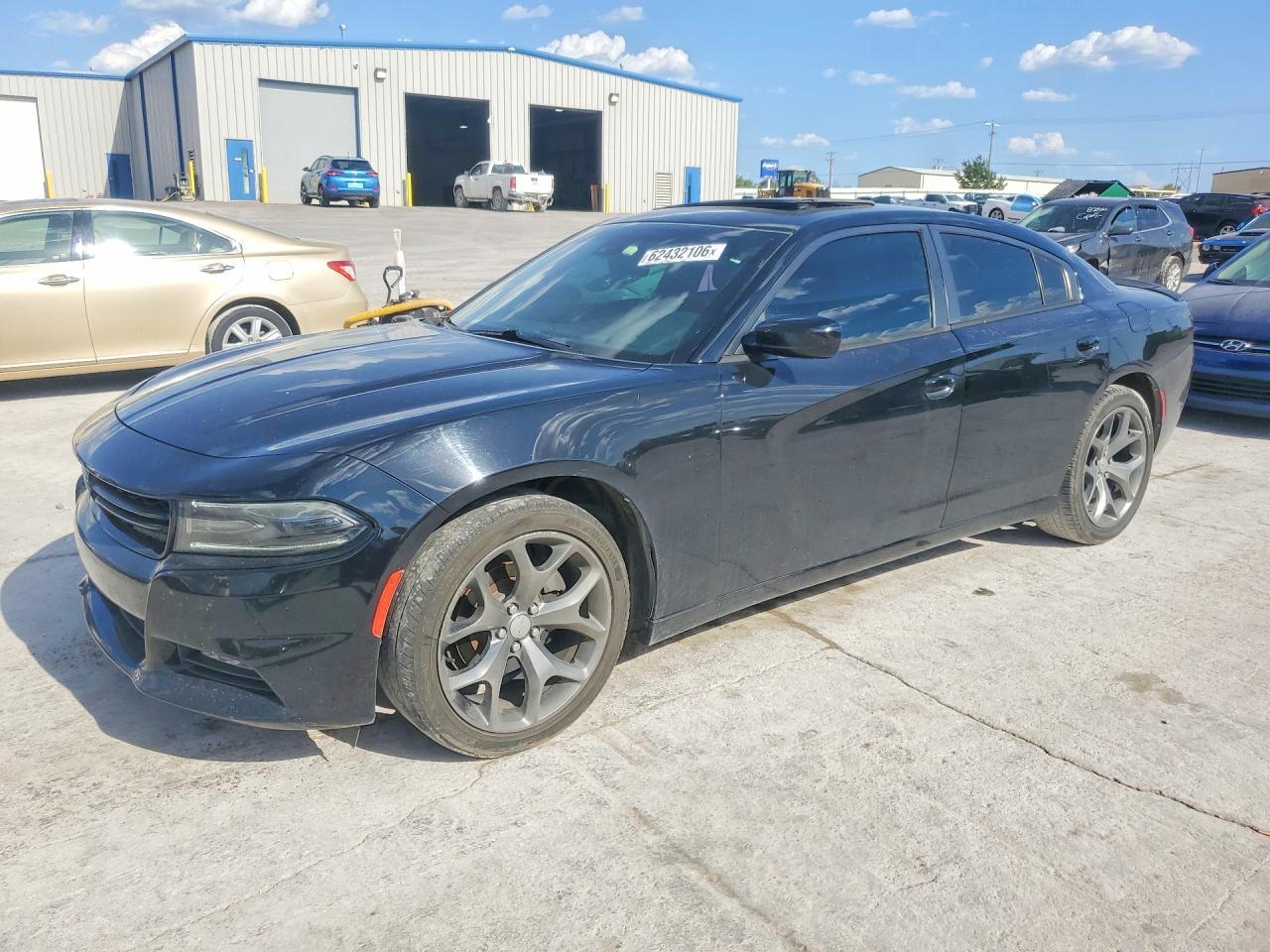 2015 DODGE CHARGER SXT