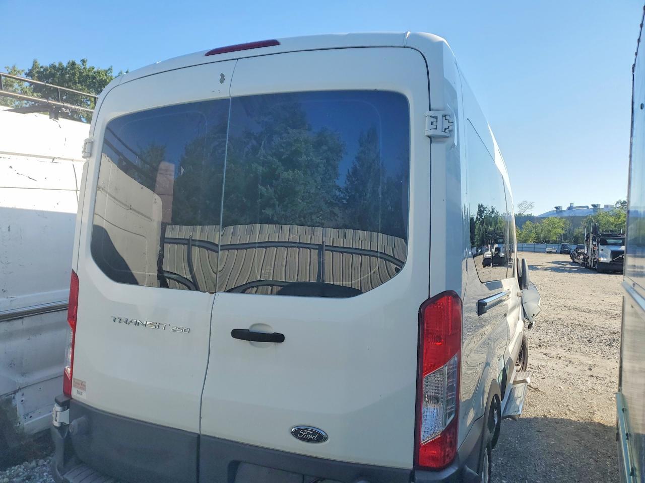 2015 FORD TRANSIT T-250 — Фото 3 из 13