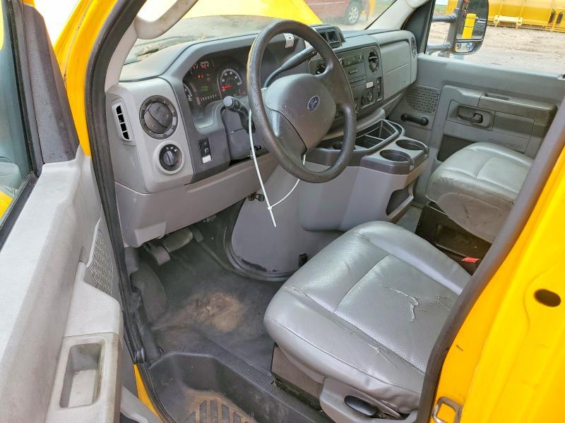 2015 FORD ECONOLINE E350 SUPER DUTY CUTAWAY VAN — Фото 8 из 12