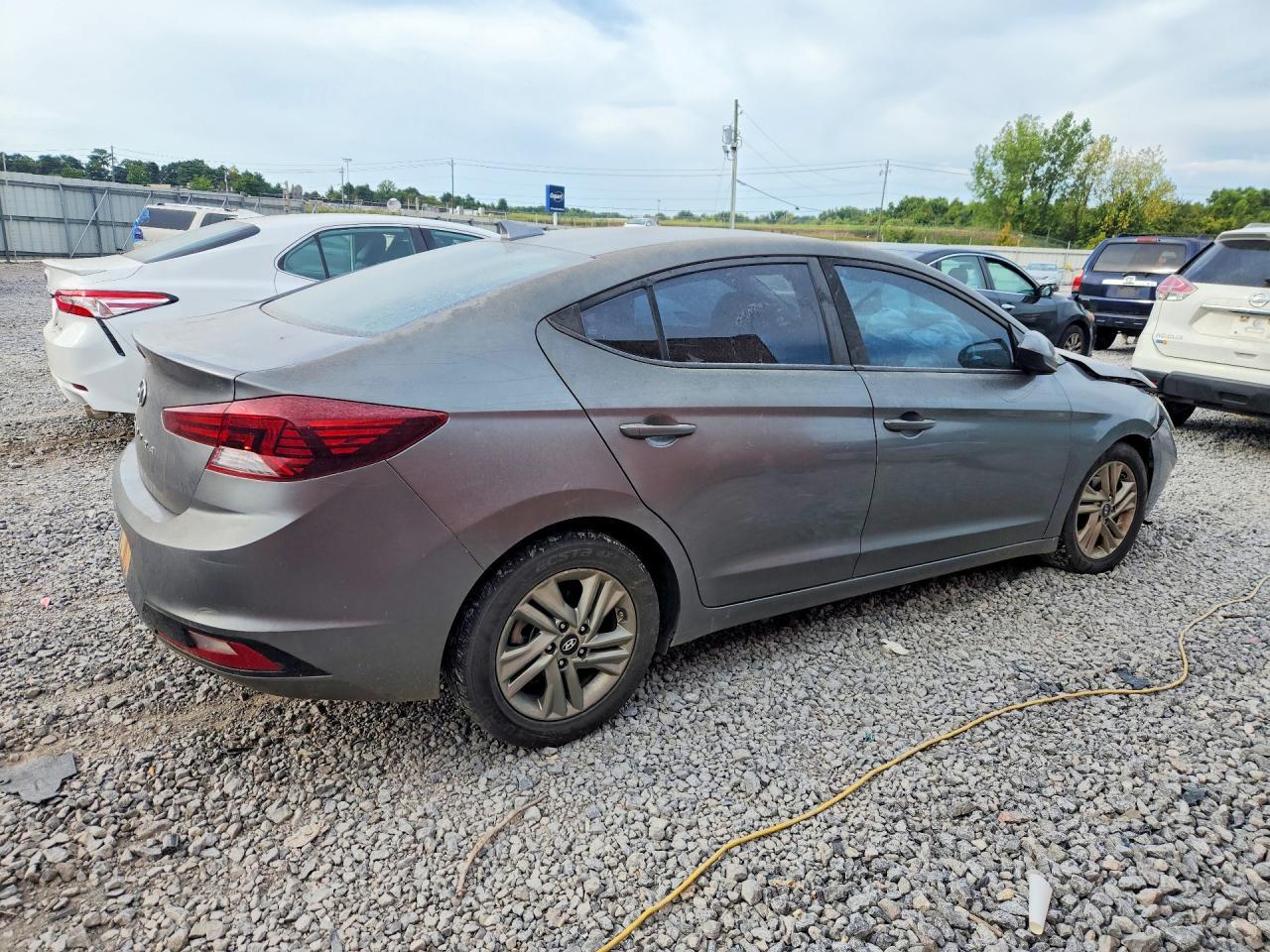 2020 HYUNDAI ELANTRA SEL — Фото 3 из 12