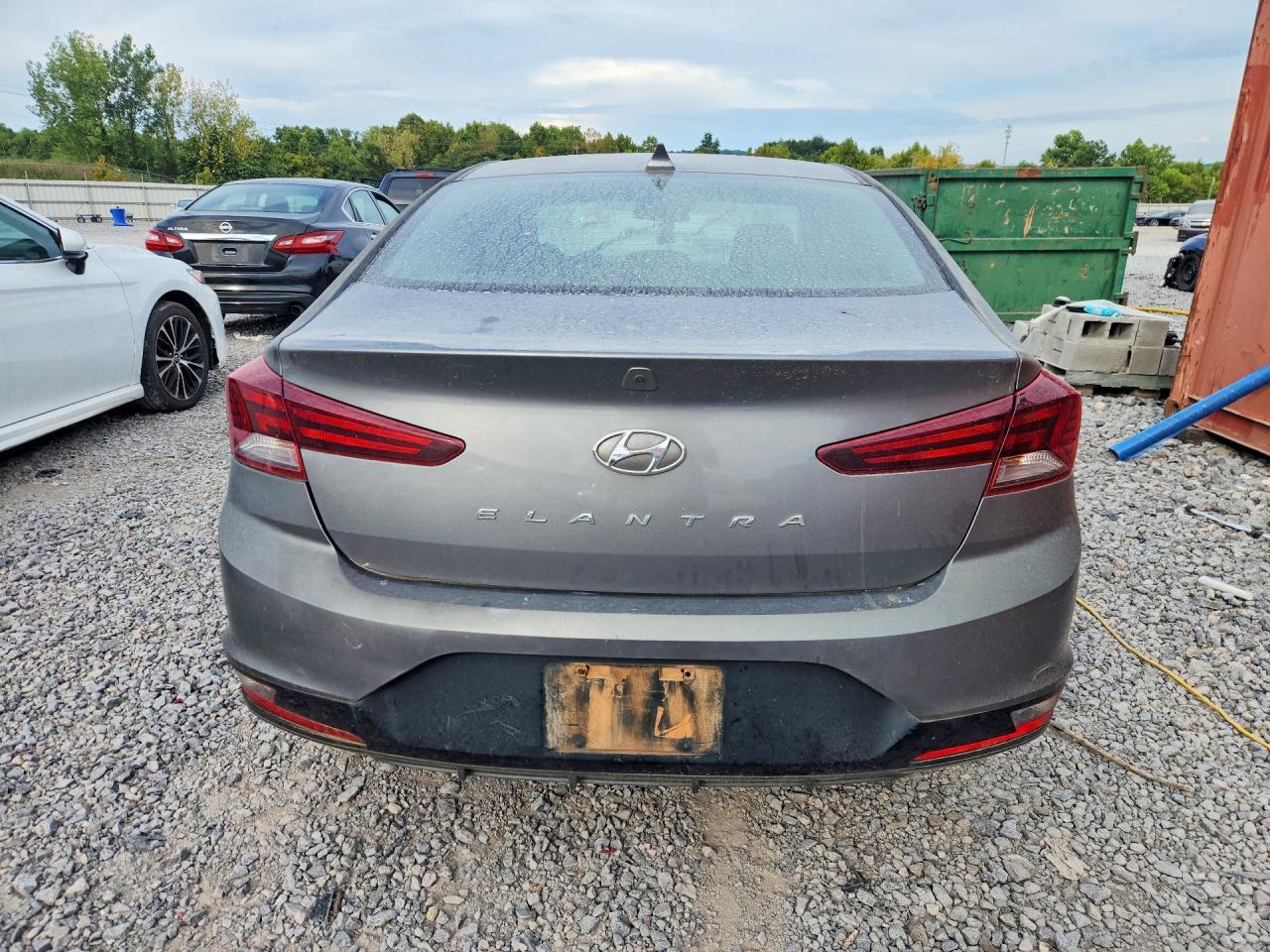 2020 HYUNDAI ELANTRA SEL — Фото 6 из 12