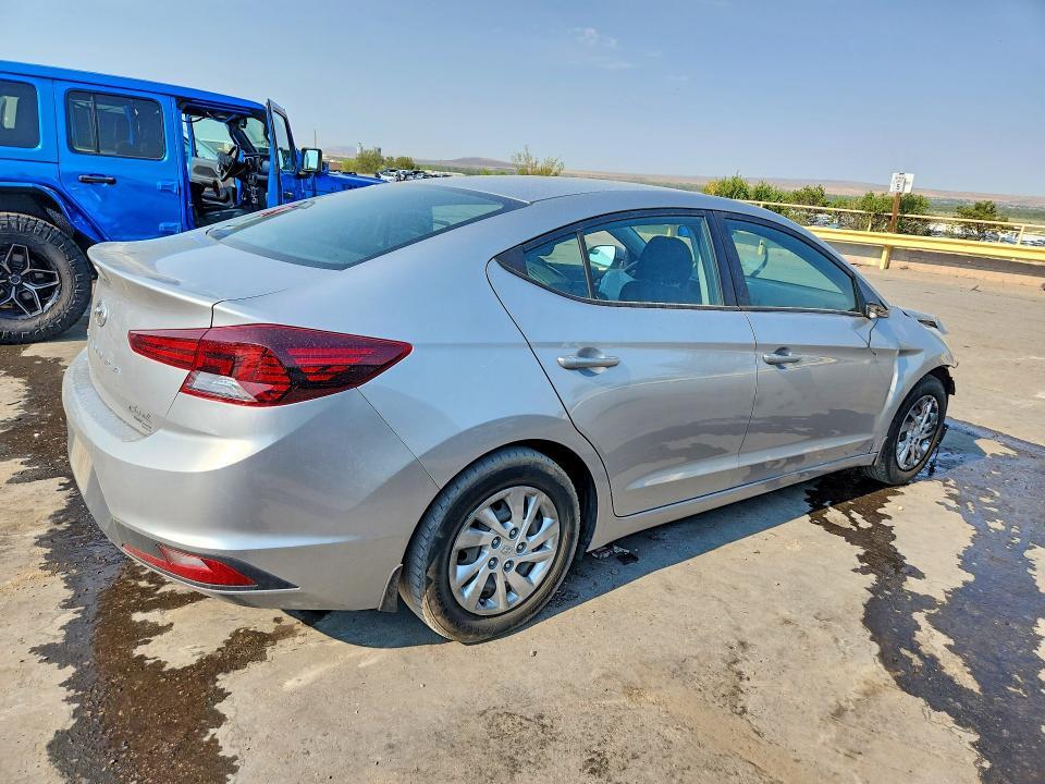 2020 HYUNDAI ELANTRA SE — Фото 3 из 13