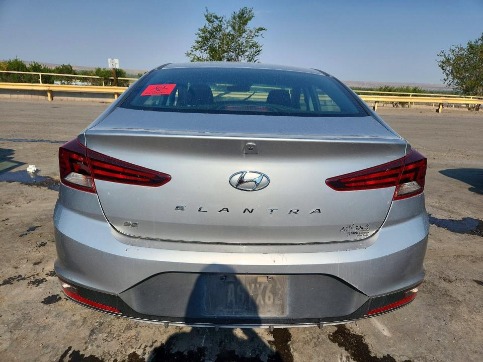 2020 HYUNDAI ELANTRA SE — Фото 6 из 13