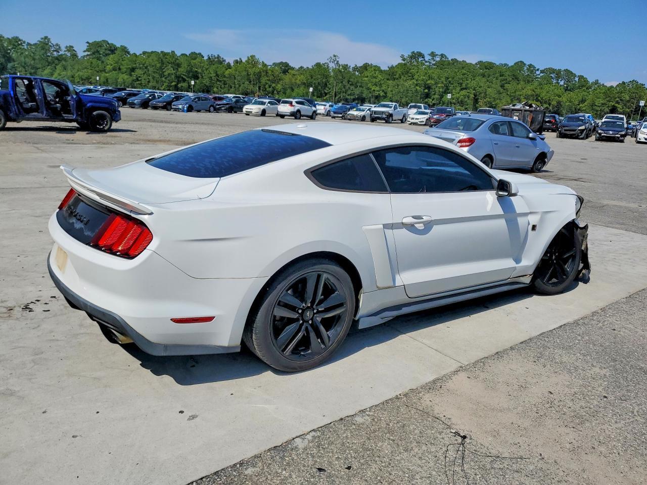 2015 FORD MUSTANG — Фото 3 из 12