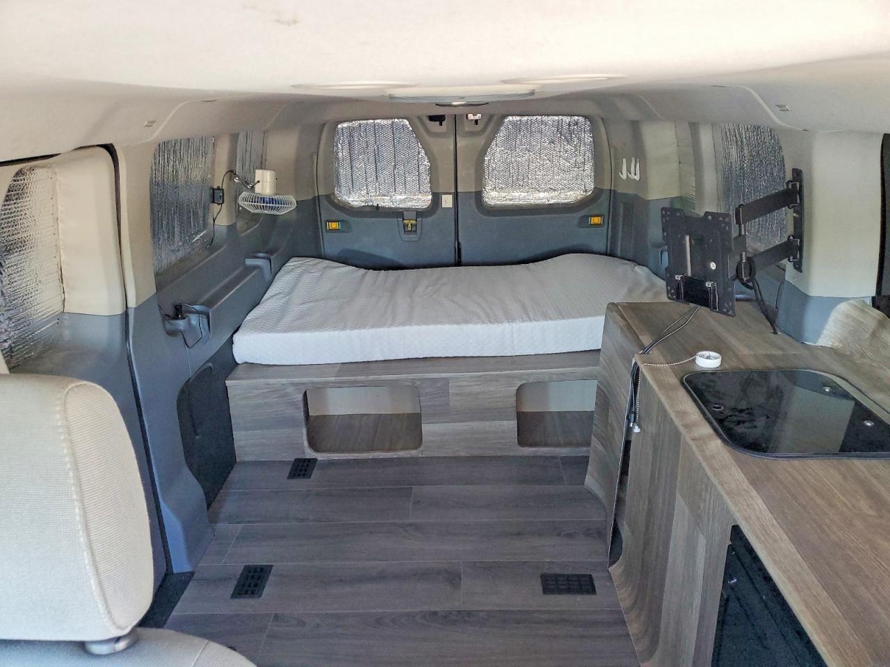 2015 FORD TRANSIT T-350 — Фото 10 из 13