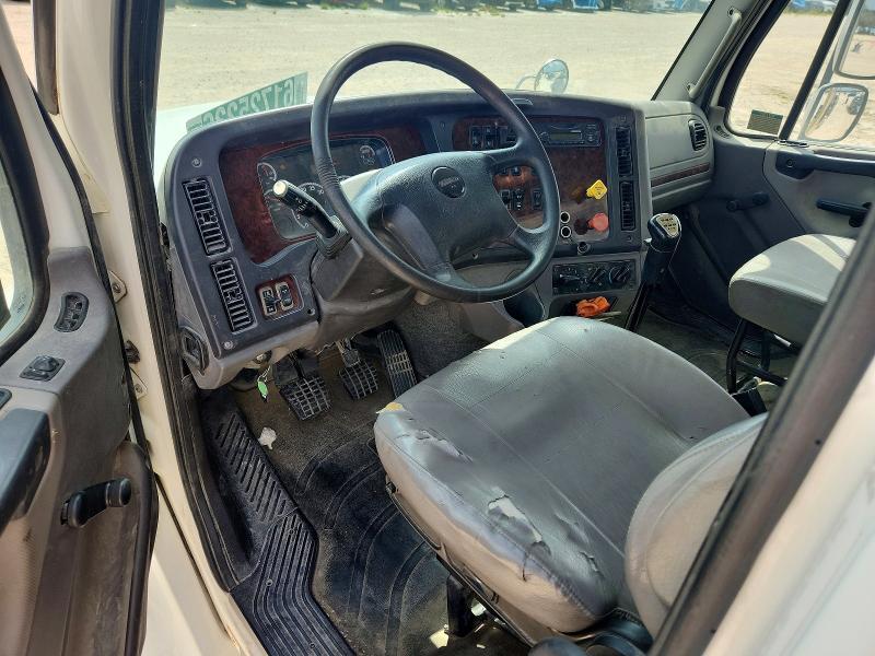 2015 FREIGHTLINER BUSINESS CLASS M2 SEMI TRUCK — Фото 8 из 12