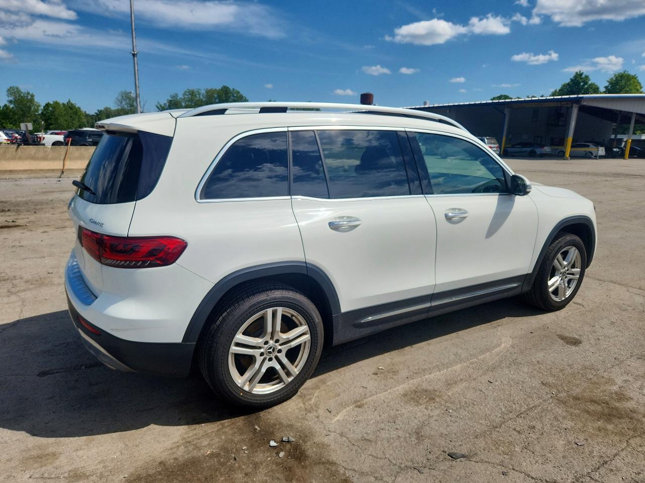 2020 MERCEDES-BENZ GLB 250 4MATIC — Фото 3 из 13