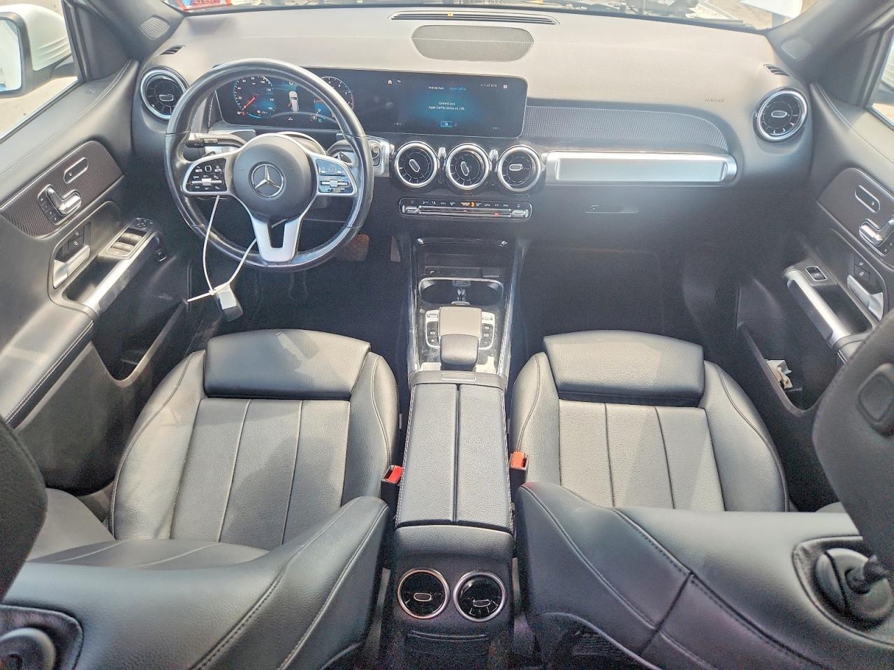 2020 MERCEDES-BENZ GLB 250 4MATIC — Фото 8 из 13