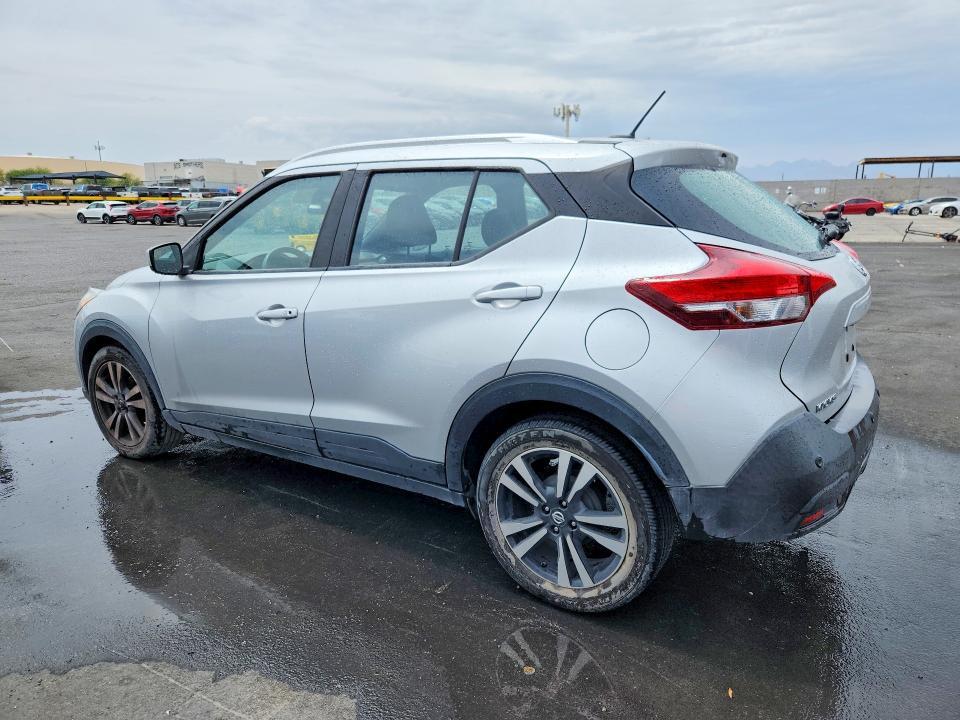 2020 NISSAN KICKS SV — Фото 2 из 12