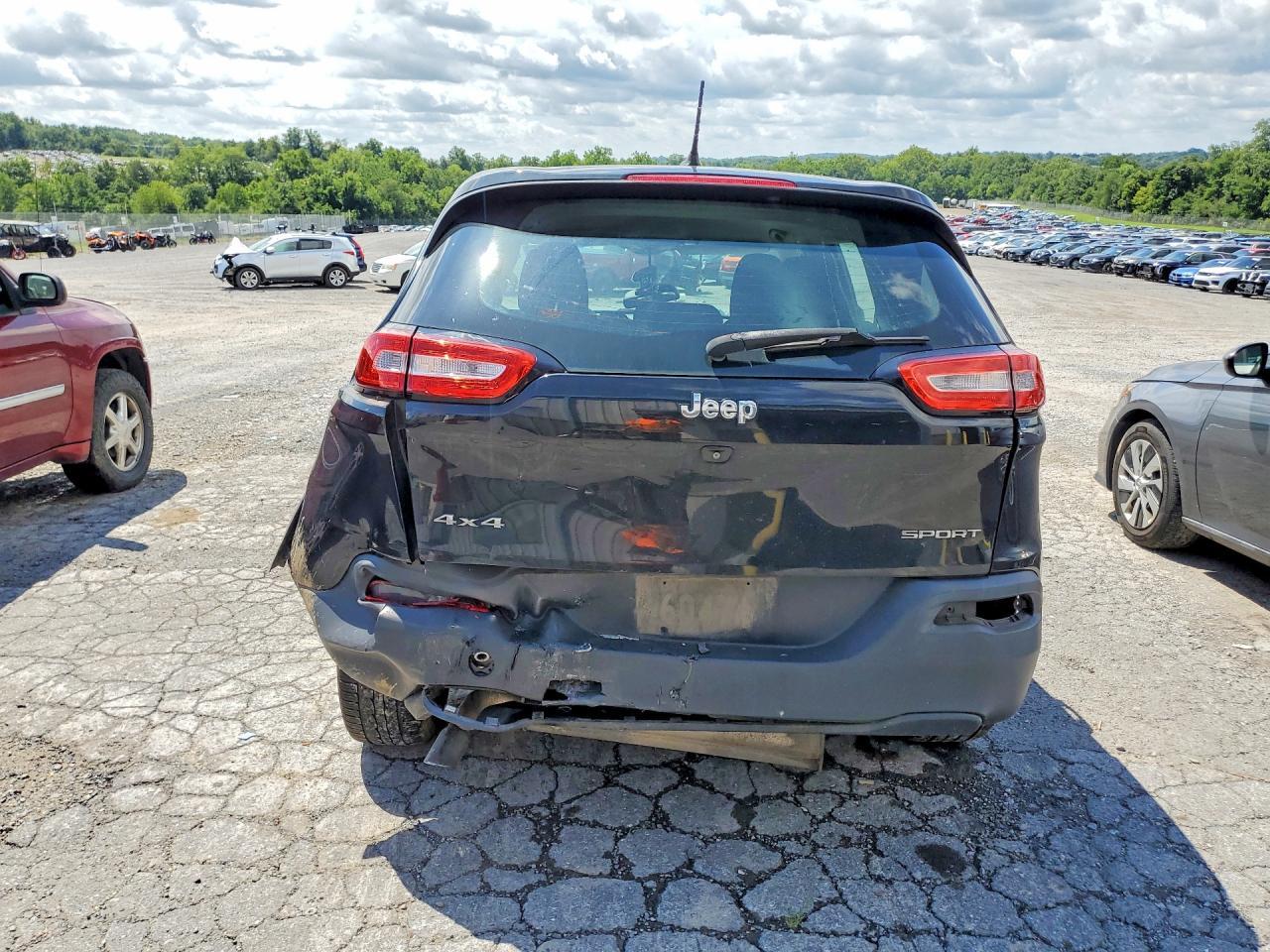 2015 JEEP CHEROKEE SPORT — Фото 6 из 13