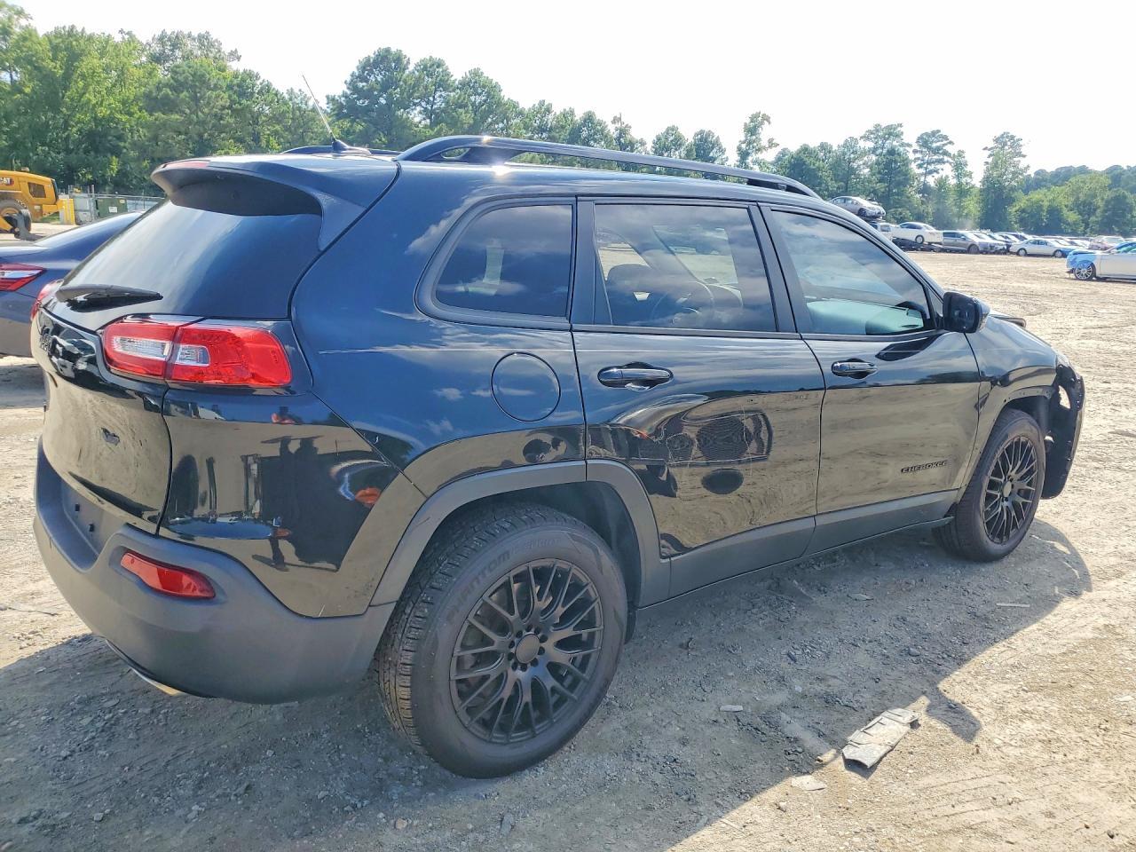 1C4PJMCS7FW755930 2015 JEEP CHEROKEE photo no. 3