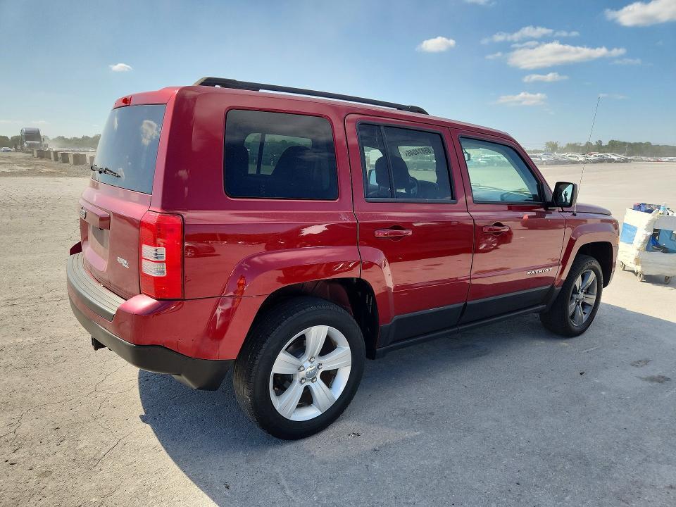 2015 JEEP PATRIOT LATITUDE — Фото 3 из 13