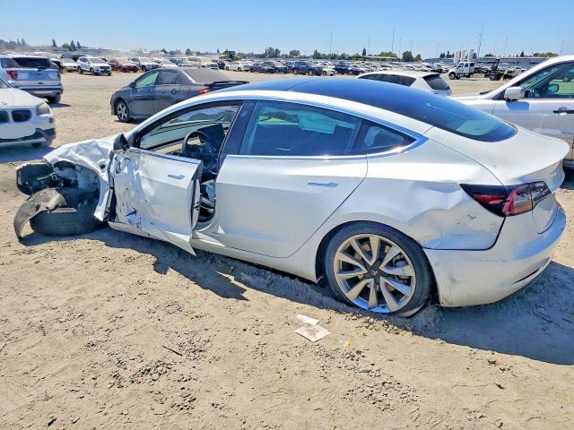 2020 TESLA MODEL 3 — Фото 2 из 12