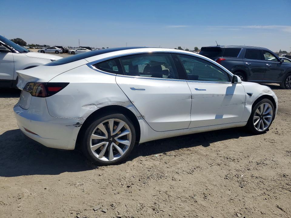 2020 TESLA MODEL 3 — Фото 3 из 12