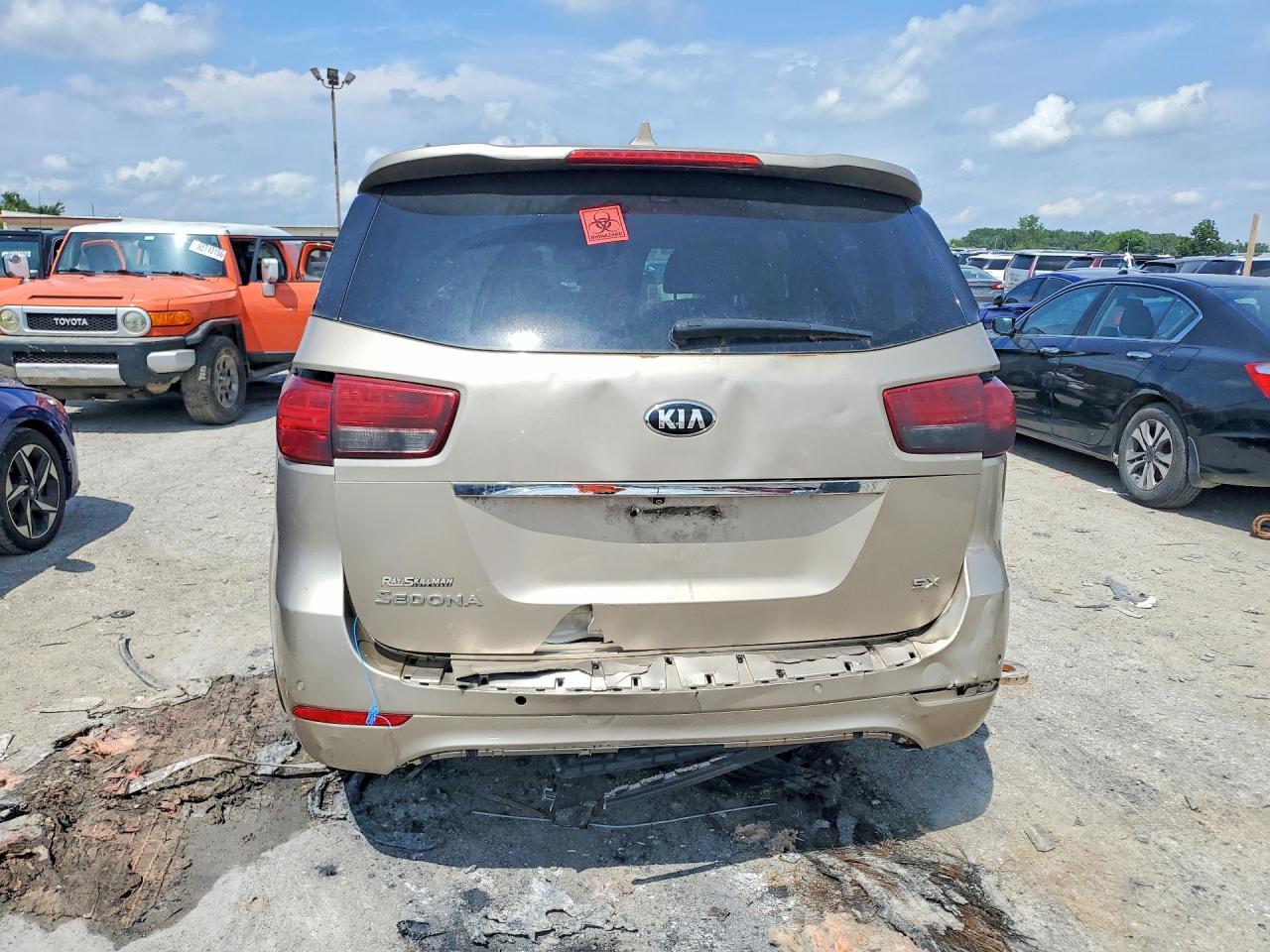2015 KIA SEDONA SX — Фото 6 из 13