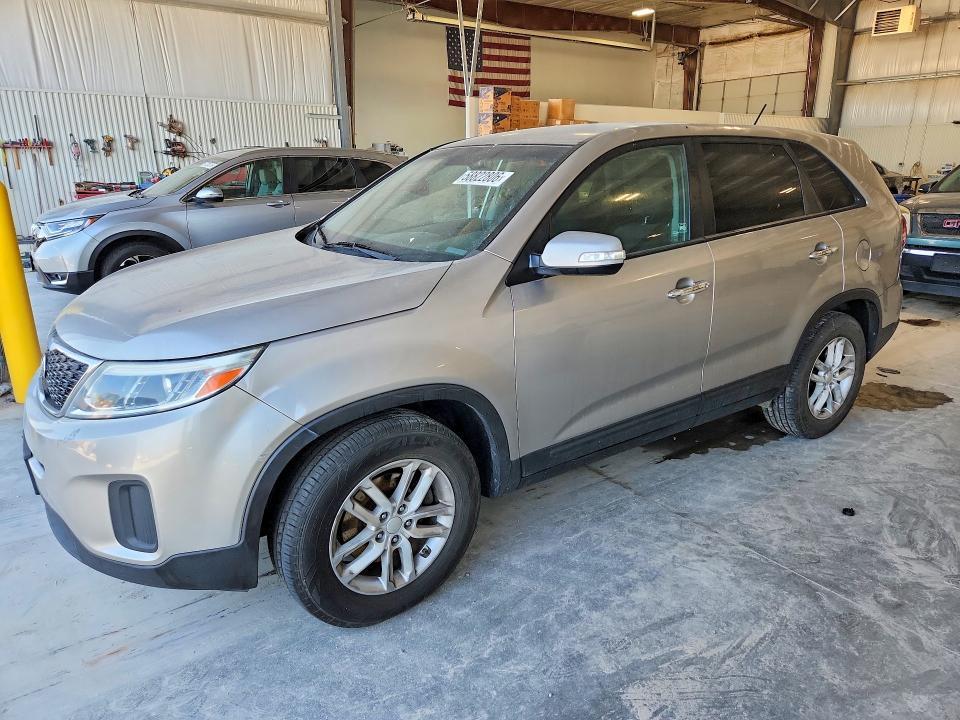 2015 KIA SORENTO 5XYKT3A62FG637737