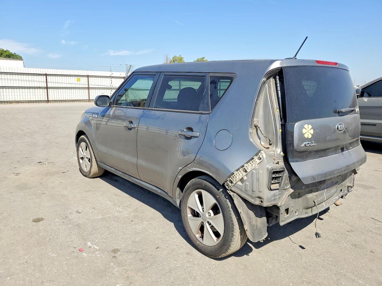 2015 KIA SOUL BASE — Фото 2 из 13