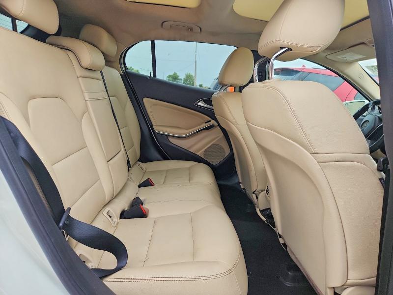 2015 MERCEDES-BENZ GLA 250 — Фото 10 из 12