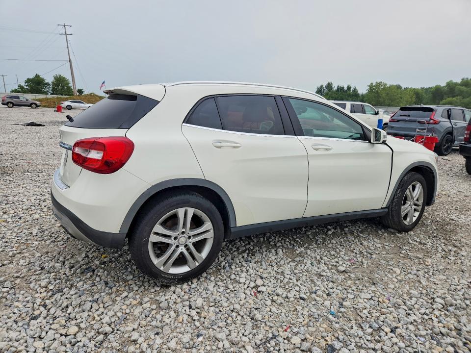 2015 MERCEDES-BENZ GLA 250 — Фото 3 из 12