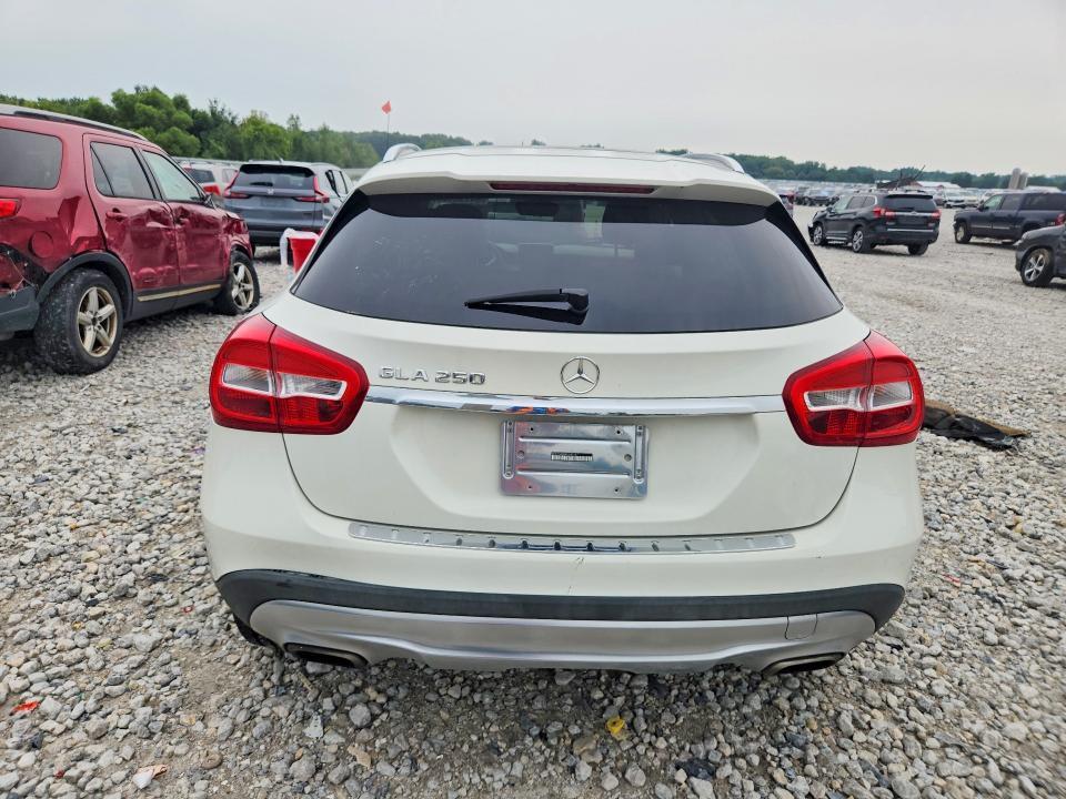 2015 MERCEDES-BENZ GLA 250 — Фото 6 из 12