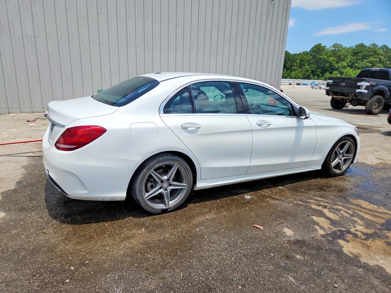 2015 MERCEDES-BENZ C 300 — Фото 6 из 16
