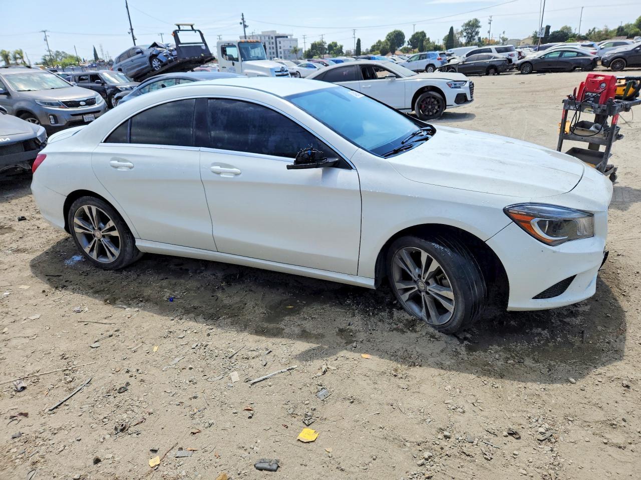 2015 MERCEDES-BENZ CLA 250 — Фото 4 из 12