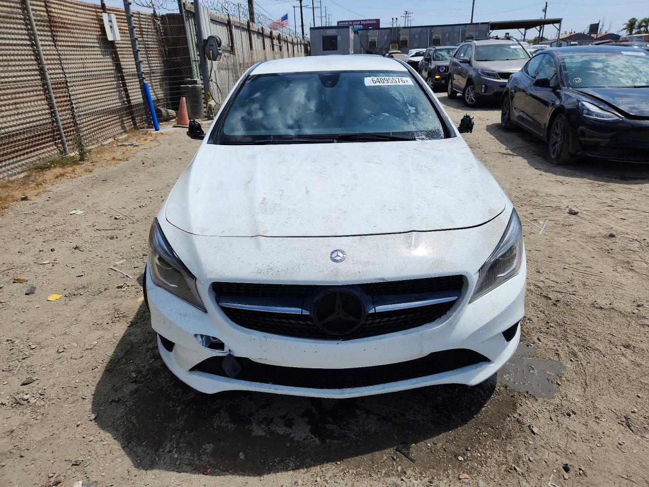 2015 MERCEDES-BENZ CLA 250 — Фото 5 из 12