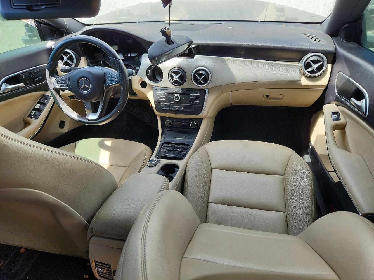 2015 MERCEDES-BENZ CLA 250 — Фото 8 из 12