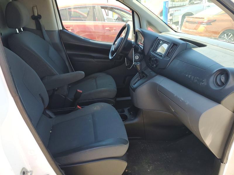 2015 NISSAN NV200 SV — Фото 11 из 13