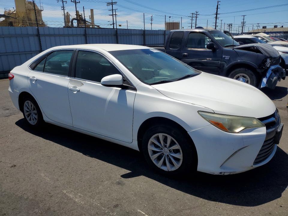 2015 TOYOTA CAMRY LE — Фото 4 из 12