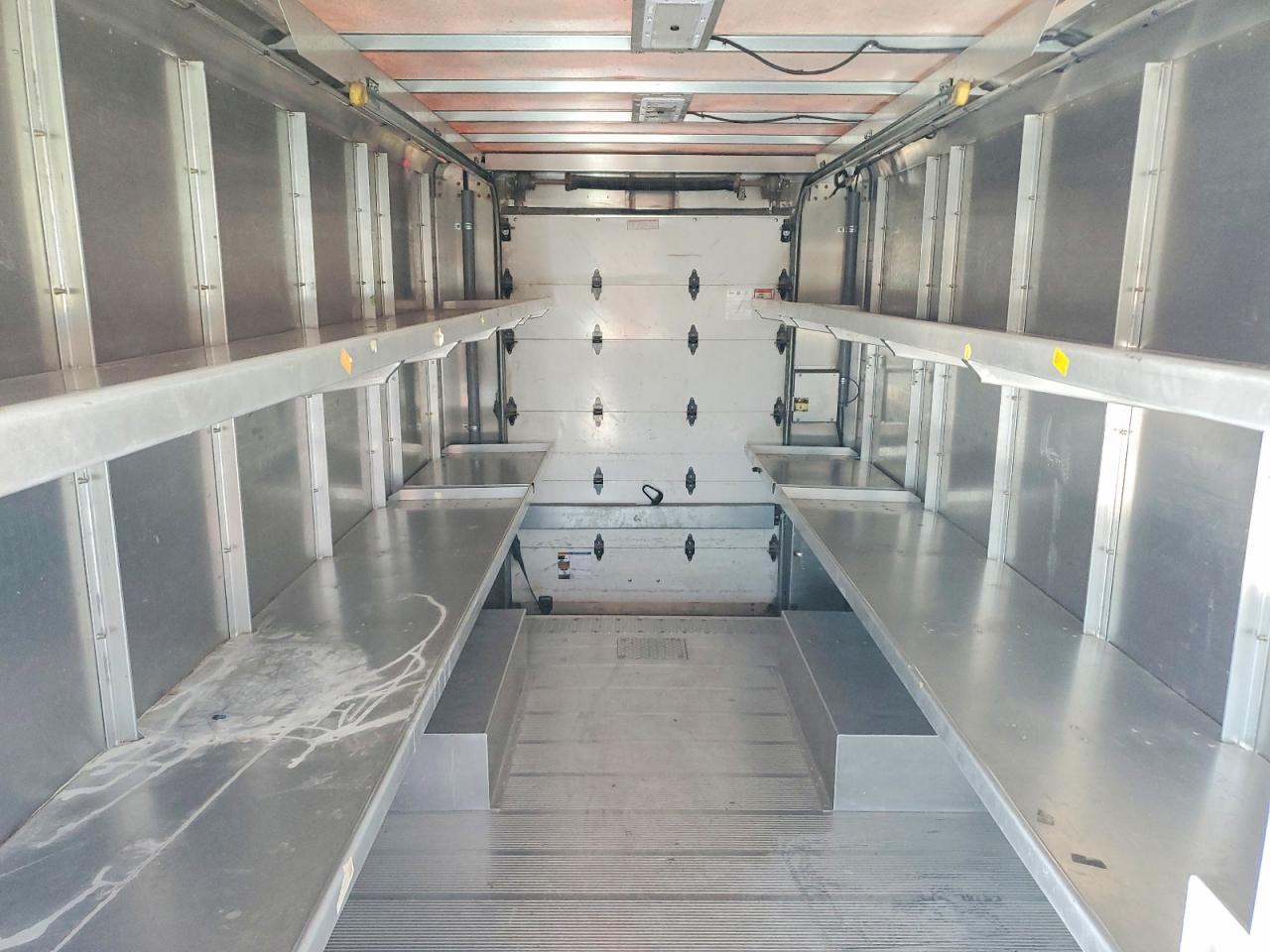 2021 FREIGHTLINER CHASSIS M LINE WALK-IN VAN — Фото 10 из 13