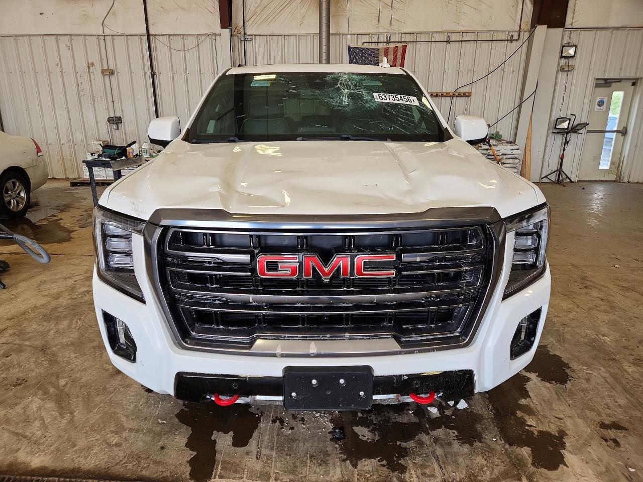 2021 GMC YUKON AT4 — Фото 5 из 12