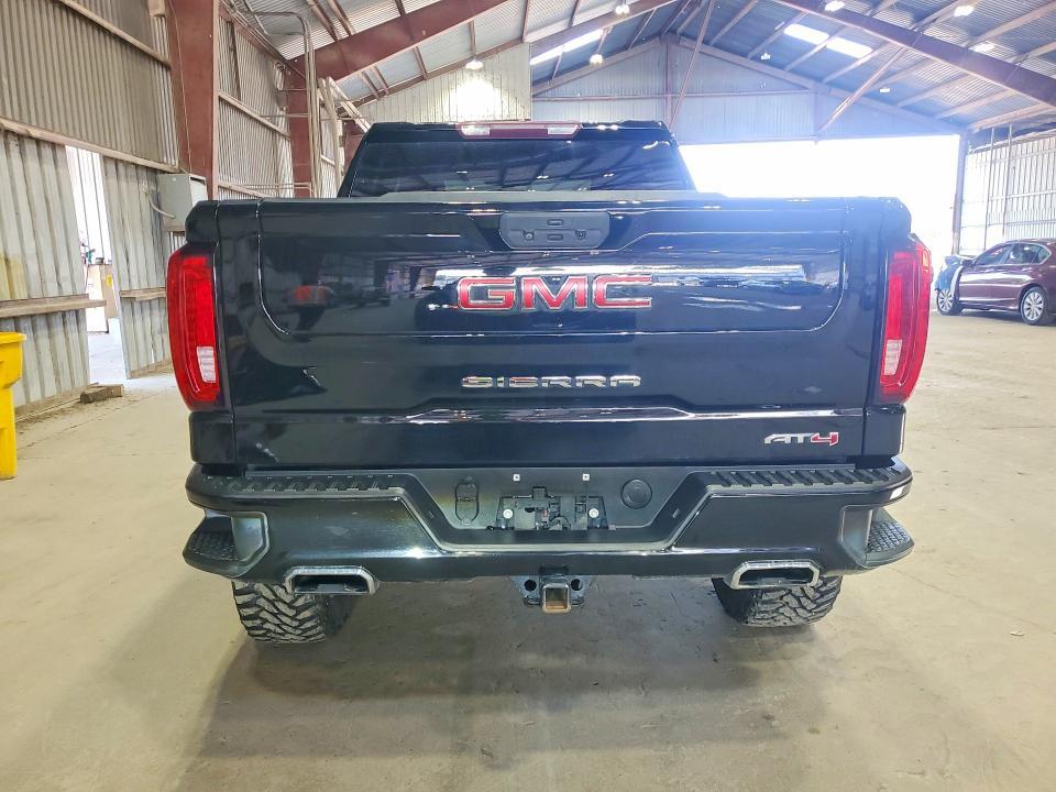 2021 GMC SIERRA K1500 AT4 — Фото 6 из 12