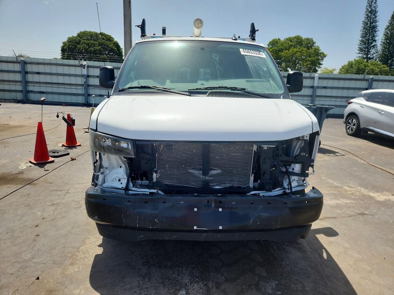 2024 CHEVROLET EXPRESS G2500 — Фото 5 из 13