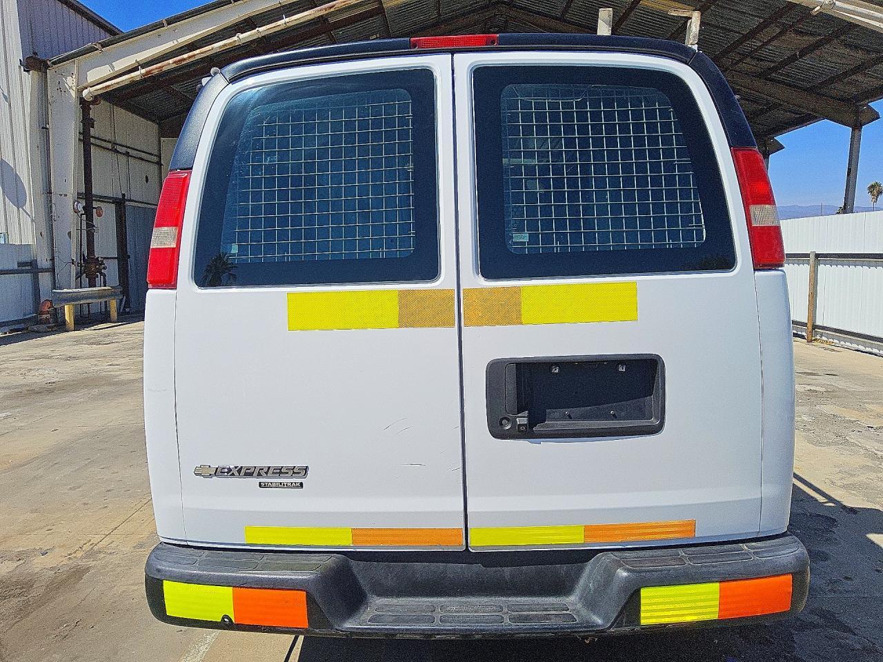 2016 CHEVROLET EXPRESS G2500 — Фото 6 из 13