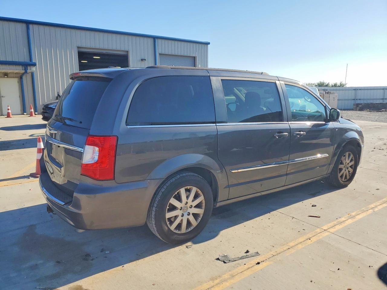 2C4RC1BG5GR229708 2016 CHRYSLER TOWN & COUNTRY photo no. 3