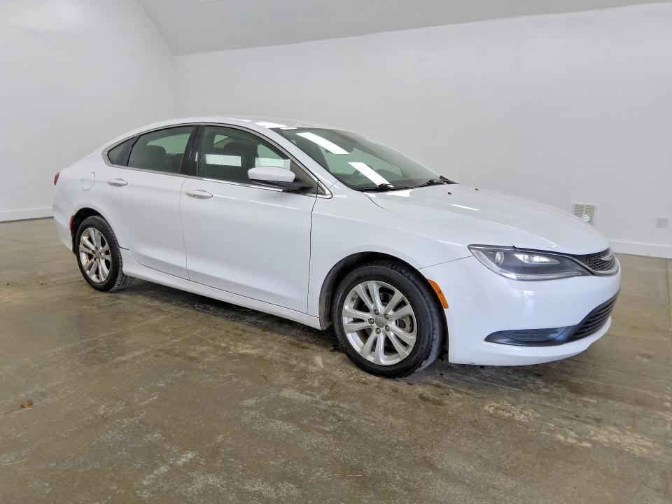 2016 CHRYSLER 200 LX — Фото 4 из 13