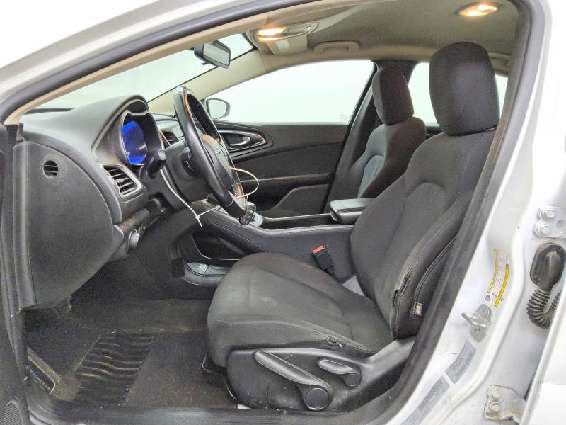2016 CHRYSLER 200 LX — Фото 7 из 13