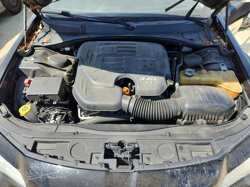 2C3CCAEG5GH224455 2016 CHRYSLER 300C photo no. 11