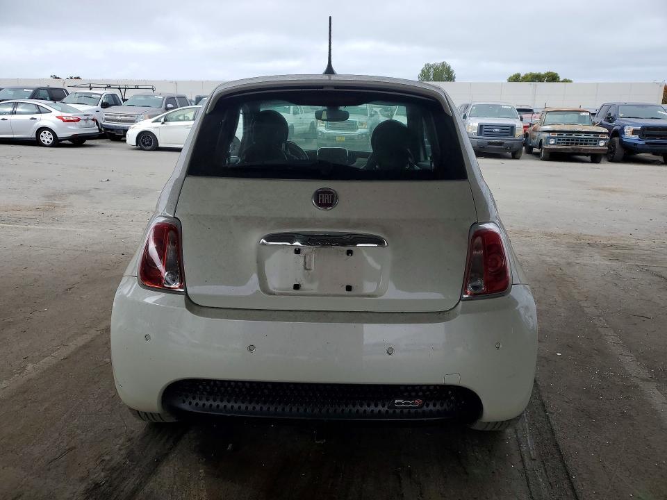 2016 FIAT 500 ELECTRIC — Фото 6 из 12