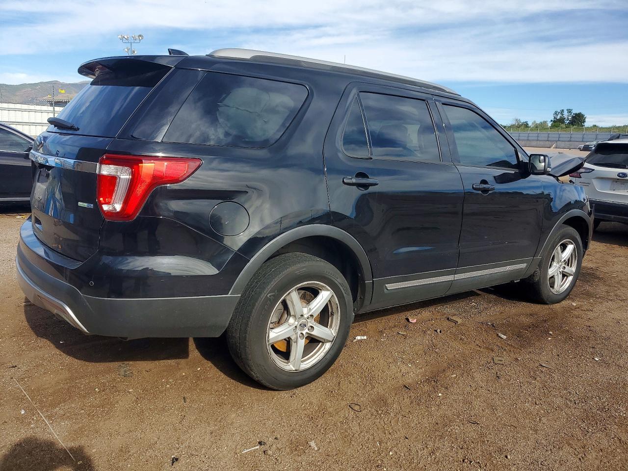 1FM5K8D83GGD24880 2016 FORD EXPLORER photo no. 3