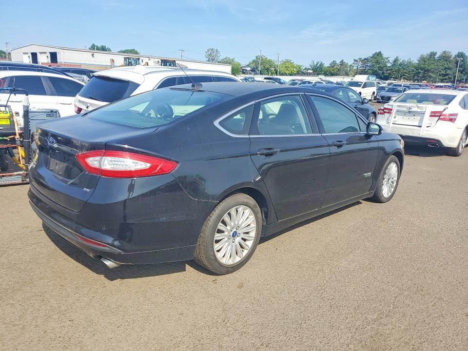 2016 FORD FUSION SE PHEV — Фото 3 из 12