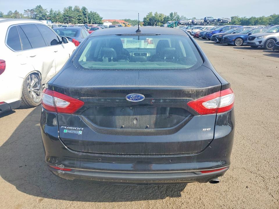 2016 FORD FUSION SE PHEV — Фото 6 из 12