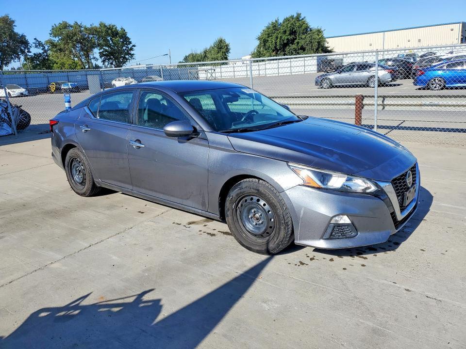 2021 NISSAN ALTIMA S — Фото 4 из 12