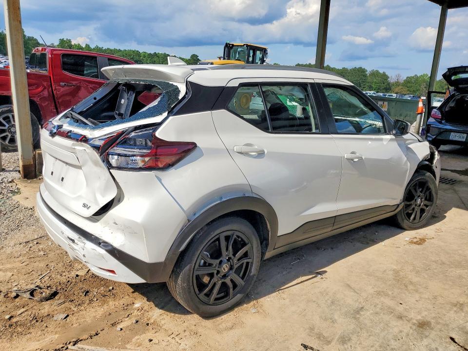 2021 NISSAN KICKS SV — Фото 3 из 14