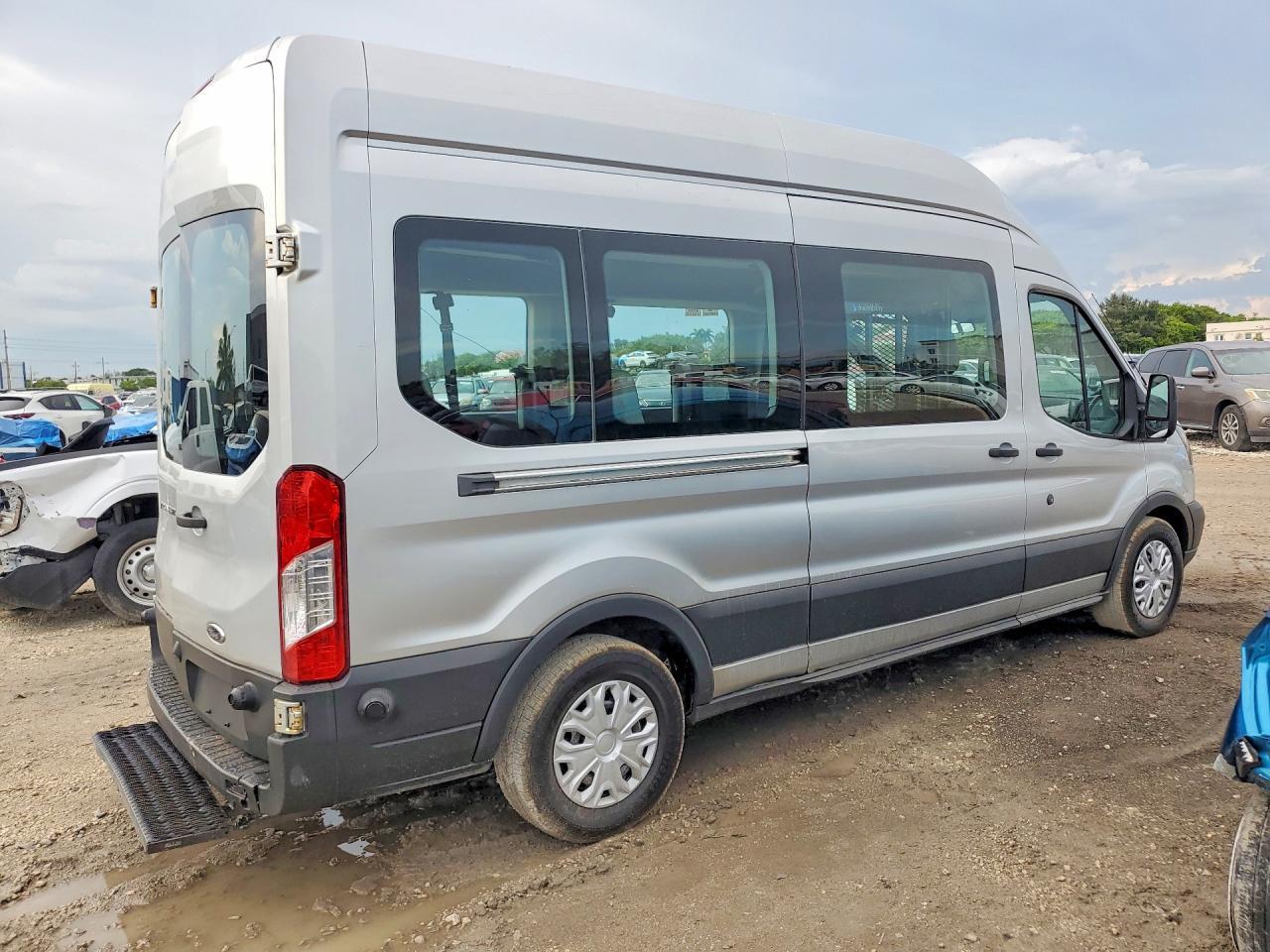 2016 FORD TRANSIT T-350 — Фото 3 из 13