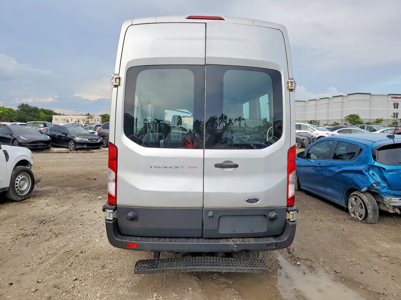2016 FORD TRANSIT T-350 — Фото 6 из 13