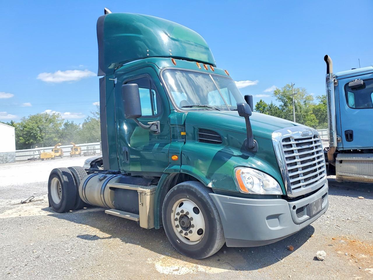 2016 FREIGHTLINER CASCADIA 113 SEMI TRUCK — Фото 4 из 12