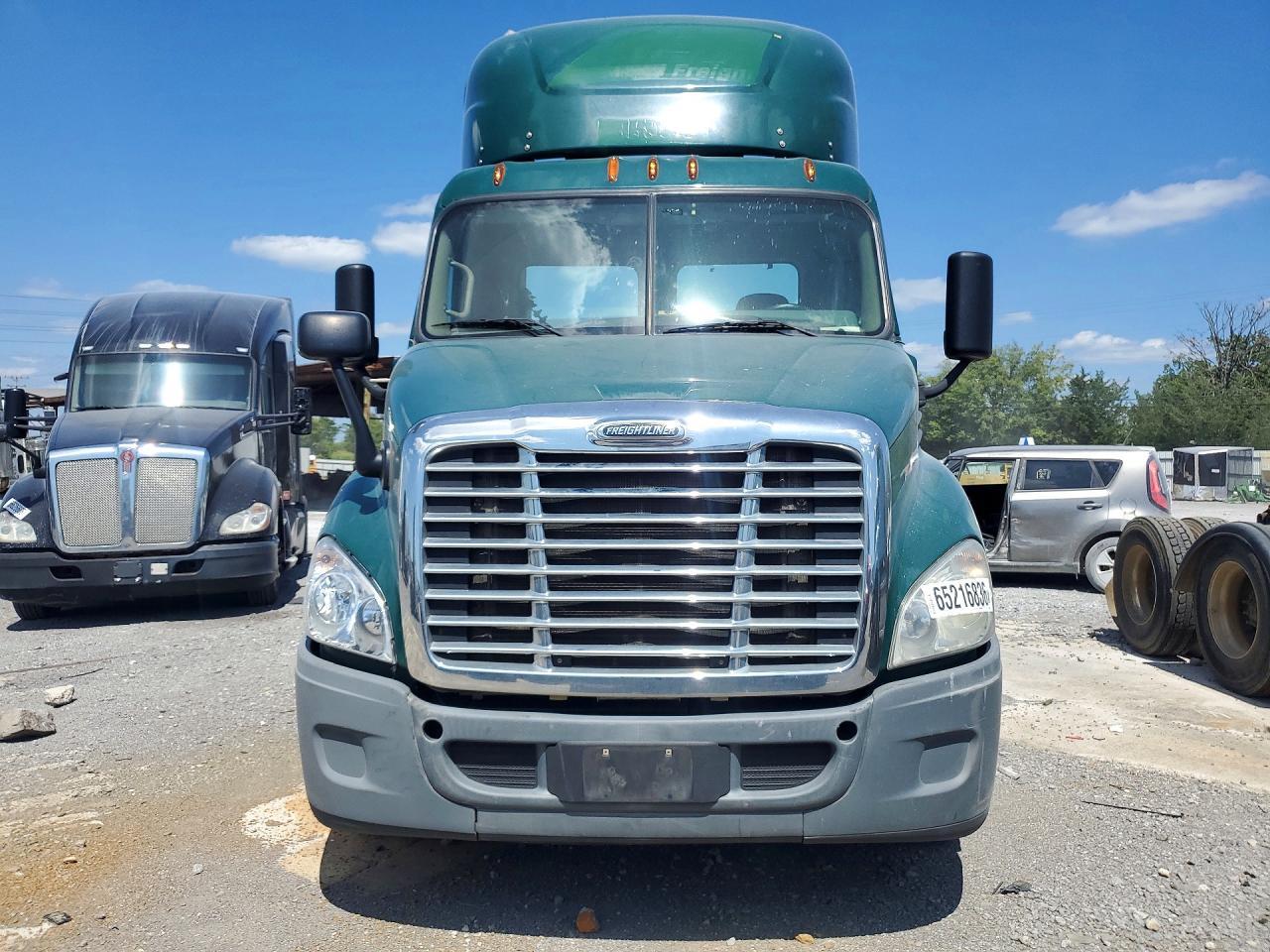 2016 FREIGHTLINER CASCADIA 113 SEMI TRUCK — Фото 5 из 12